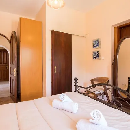 Aloni Villa *